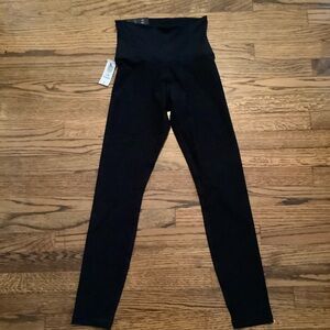 NWT TnaFLOW Leggings